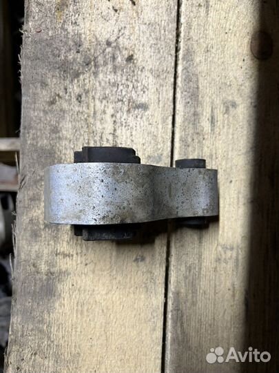 Опора двигателя задняя ford fiesta mk 6