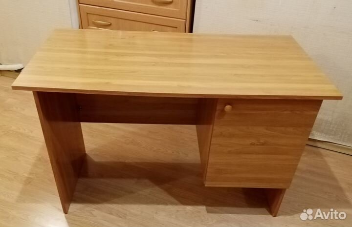 Письменный стол