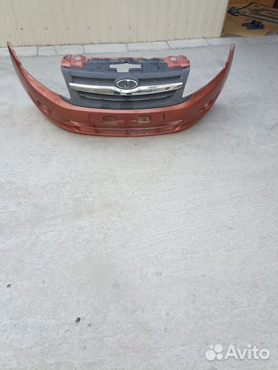 Бампера передный и задней. На гранту