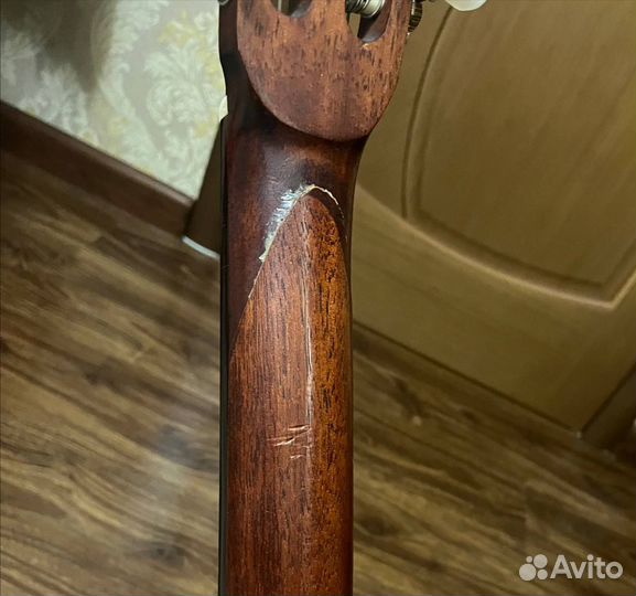 Классическая гитара с чехлом