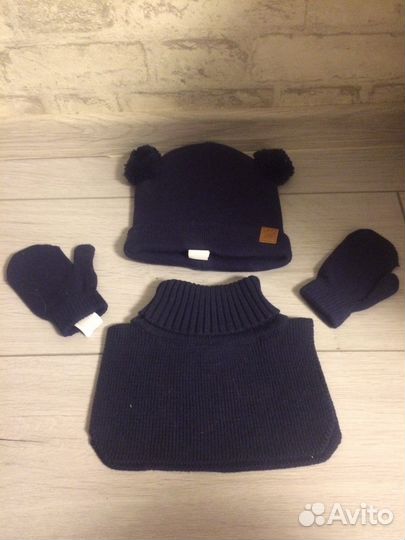 Набор шапка, варежки и манишка