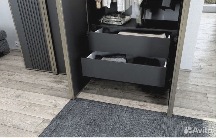 Маленький шкаф для студии