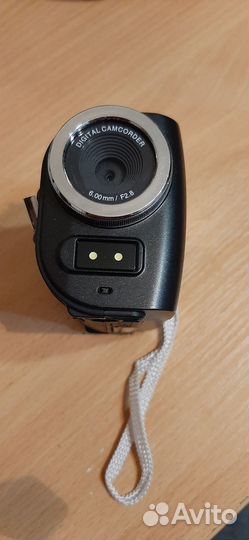 Цифровая видеокамера новая