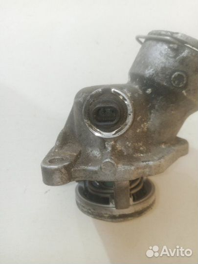 Корпус термостата Mercedes C-Класс W211 2011