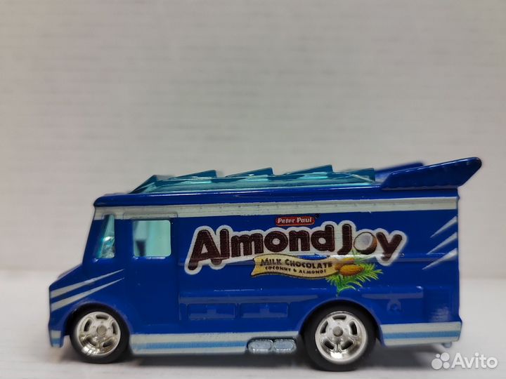 2011 Hot Wheels Hershey's Smokin Grille