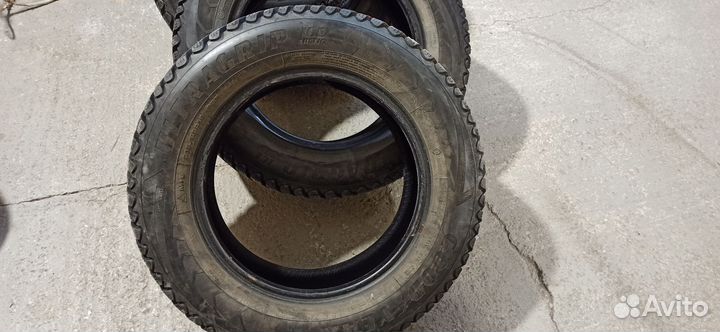 Goodyear Ultragrip Ice Arctic 215/65 R16