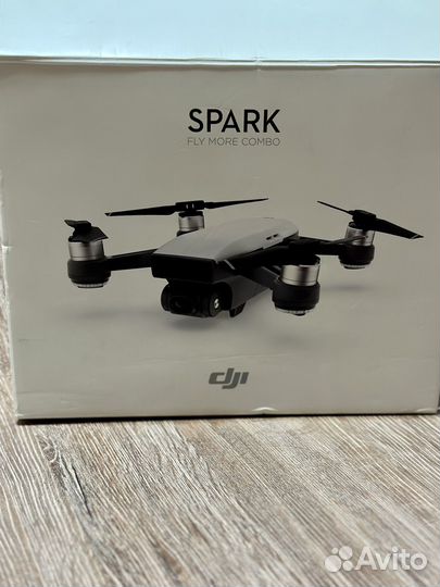Квадрокоптер DJI Spark Fly More Combo