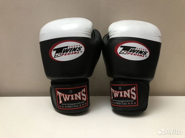 Боксерские перчатки Twins Special