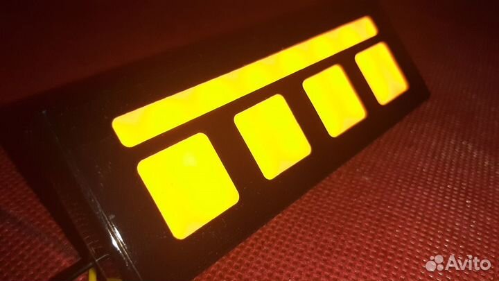 Поворотник Нива в крыло полоска и квадраты, желтый