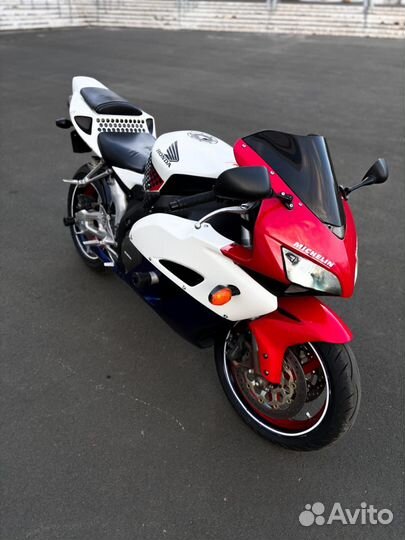 Продам Хонду CBR1000RR