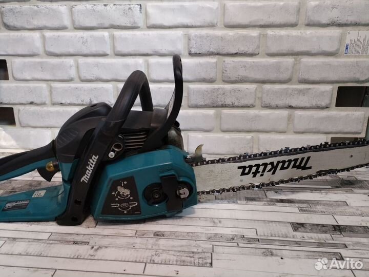 Бензопила Makita AE3203S