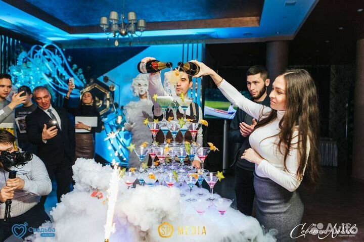 Бармен шоу/Пирамида шампанского