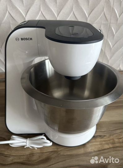 Кухонный комбайн Bosch MUM 5. Новый