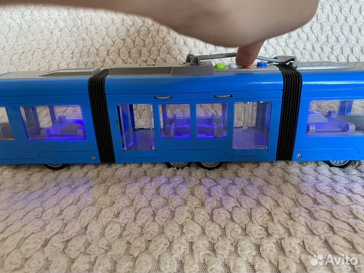 Трамвай игрушка