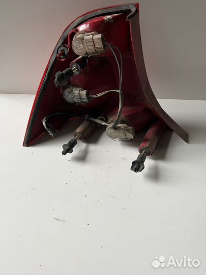 Ford focus 1 фонарь задний правый США седан