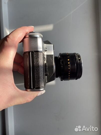 Пленочный фотоаппарат Зенит