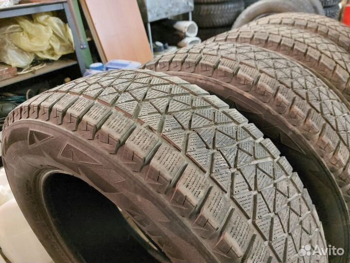 Bridgestone Blizzak DM-V2 235/65 R18 106S