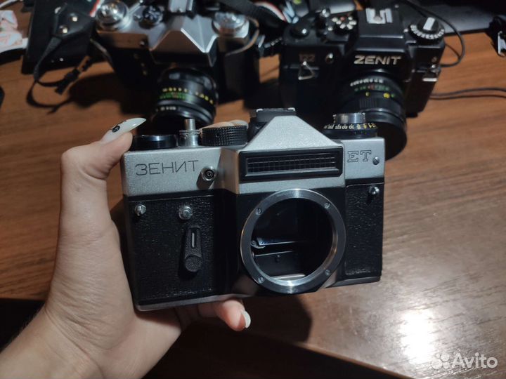 Фотоаппараты зенит без объективов и Olympus is-300