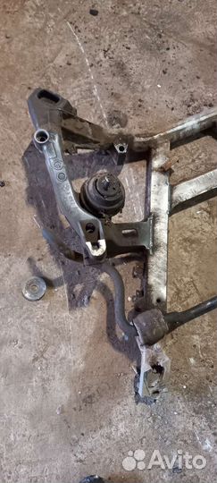 Передний подрамник BMW E39