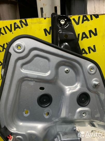 Стеклоподъемник передний левый Skoda Yeti 5L 2.0