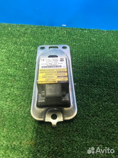 Датчик AIR BAG Lexus Rx300 2001