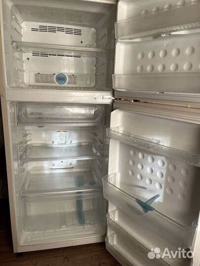 Холодильник sharp