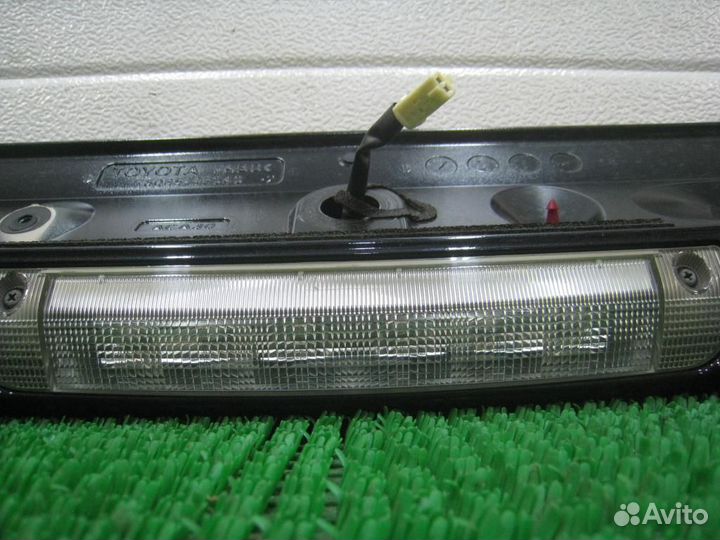 Спойлер крышки багажника Toyota RAV4 A30 2011