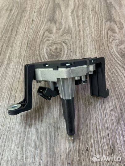 Мотор дворников задний Opel Astra J хетчбэк 5-ти