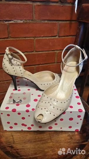Туфли женские 39 размер бежевые