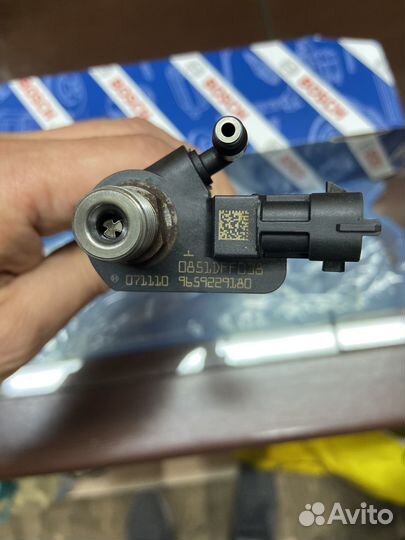 Продам топливную форсунки Land Rover Freelander 2