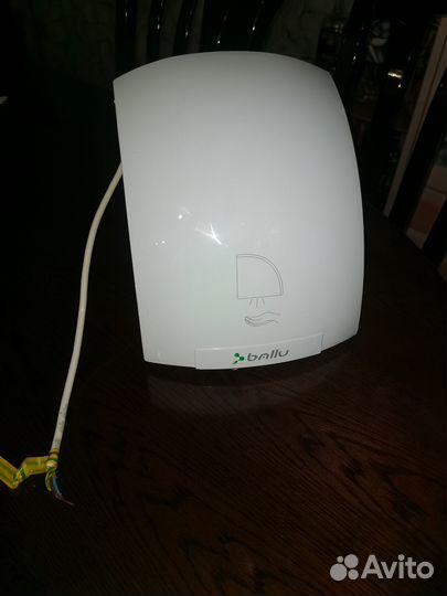 Электросушитель для рук