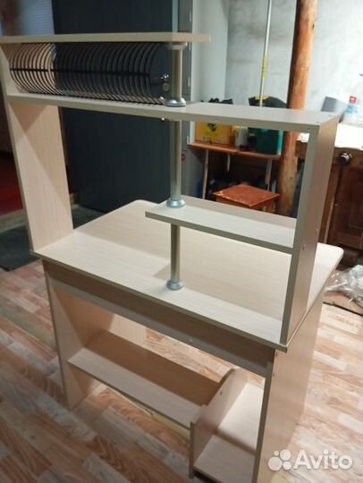 Компьютерный стол