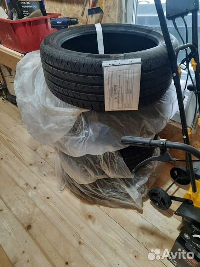 Continental MaxContact MC6 245/45 R20