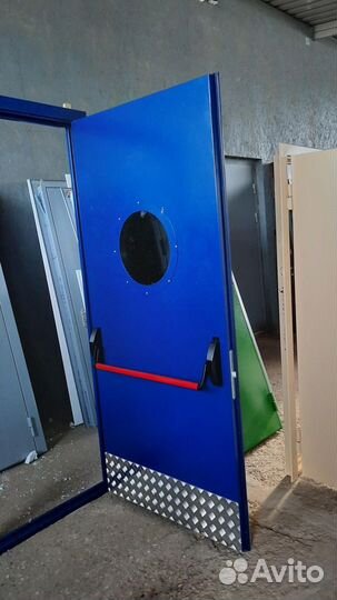 Бюджетная дверь из металла с отделкой