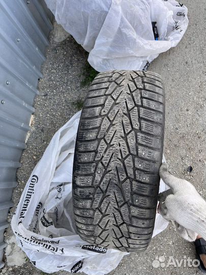 Nokian Tyres Hakkapeliitta 7 215/50 R17