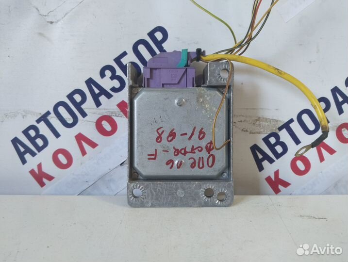 Блок управления аирбаг Opel Astra F 90562544