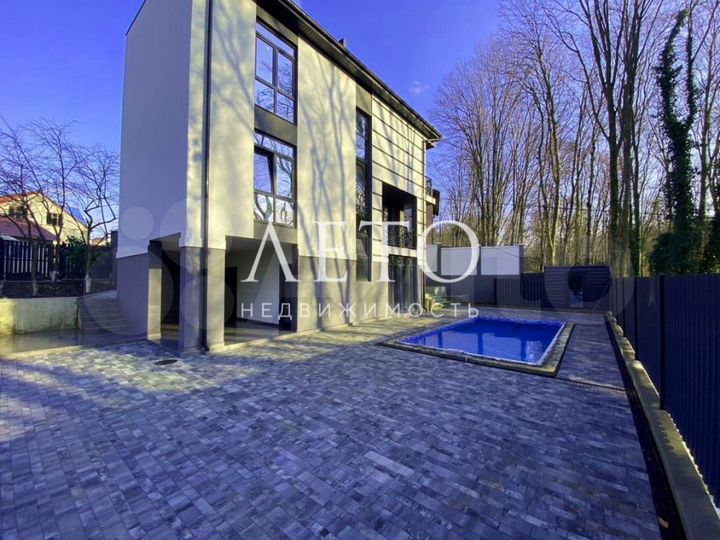 Коттедж 221,6 м² на участке 4,7 сот.