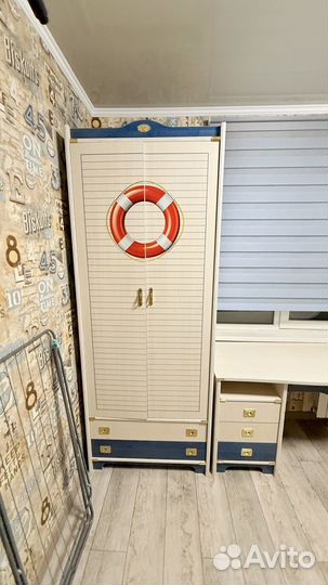 Мебель бу. Стол, шкаф,кровать