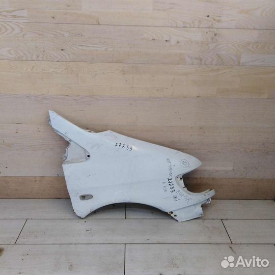 Крыло правое mercedes vito w638 бу
