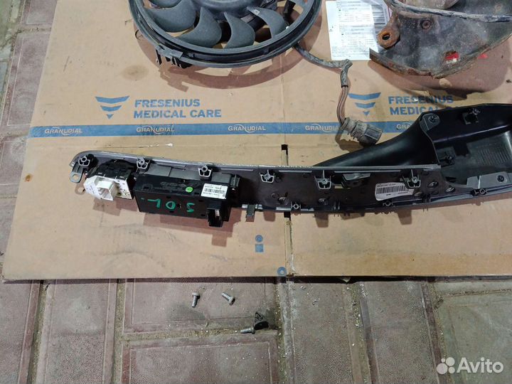 Блок кнопок стеклоподъёмника hyundai solaris