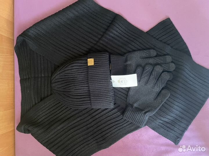 Комплект шапка, шарф и перчатки мужской