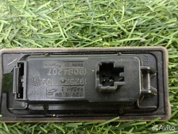 Плафон подсветки номера Skoda Octavia A7 CWV