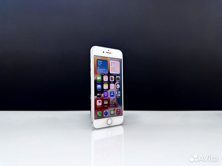 iPhone 8, 64 ГБ