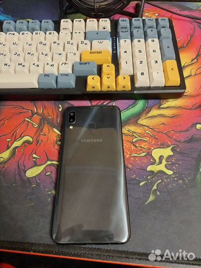 Samsung Galaxy A20, 3/32 ГБ