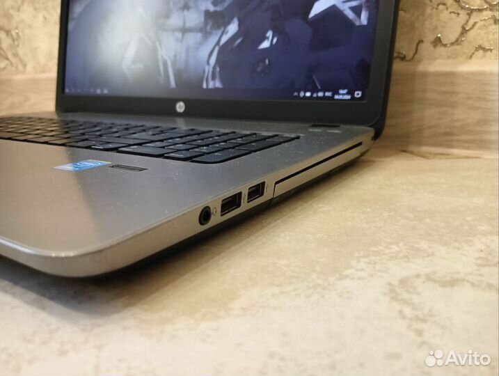 Огромный 17.3 HP Core i5 5200u R5 M255