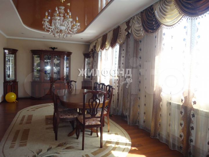 Коттедж 186,8 м² на участке 2 сот.