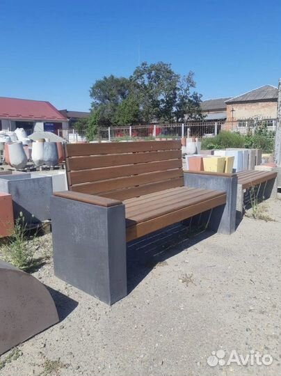 Бетонная скамейка