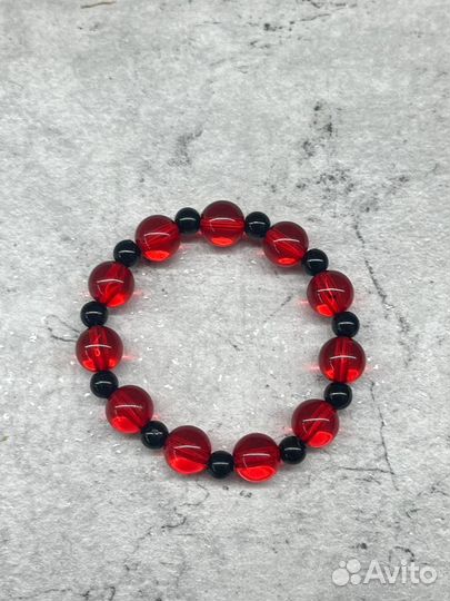 Браслет из бусин ручной работы