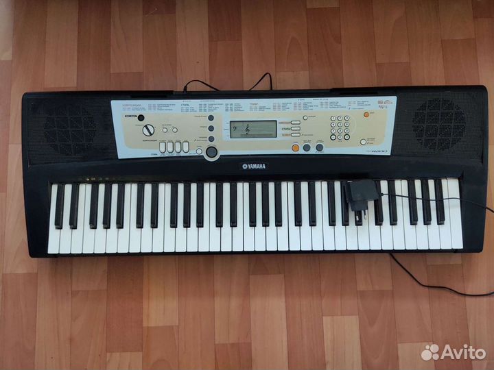 Синтезатор Yamaha psr r200