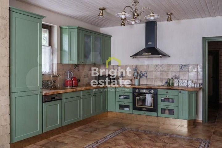 Дом 360 м² на участке 23 сот.